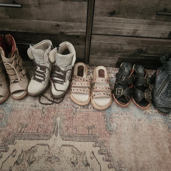 Freebird by Steven Black Leather Buckle Sandals - 7 PAIR BUNDLE - Picture 2 of 12